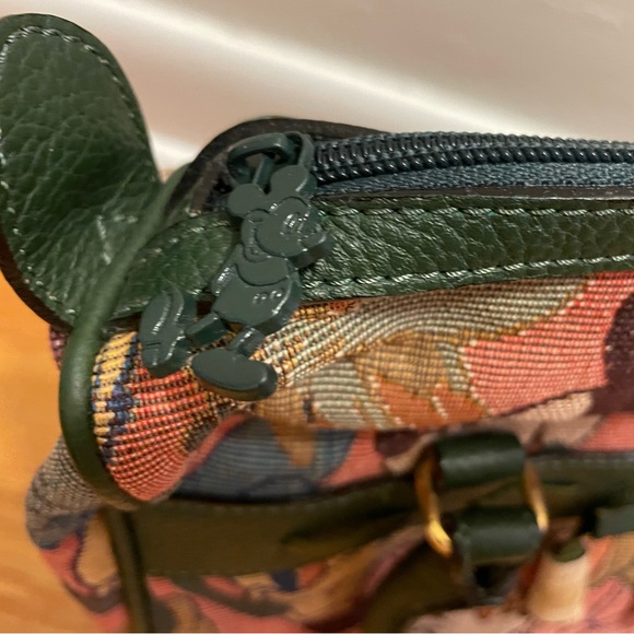 Vintage Disney Handbags. Set of 2. - Picture 12 of 13